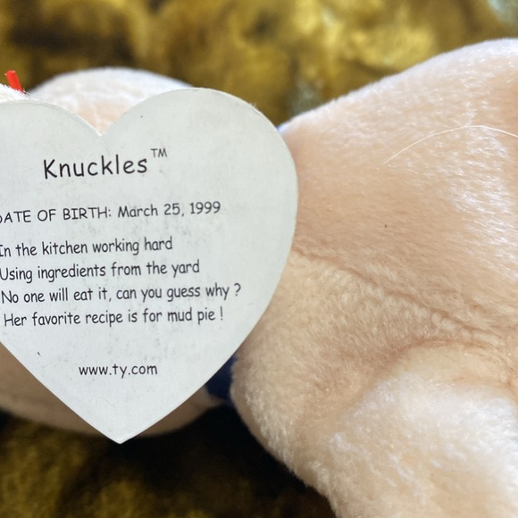 Knuckles the Pig Beanie Baby Born March 25, 1999 - Picture 4 of 6